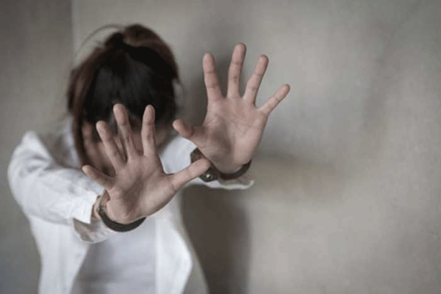 नाबालिग युवती से जबरन बलात्कार का मामला दर्ज