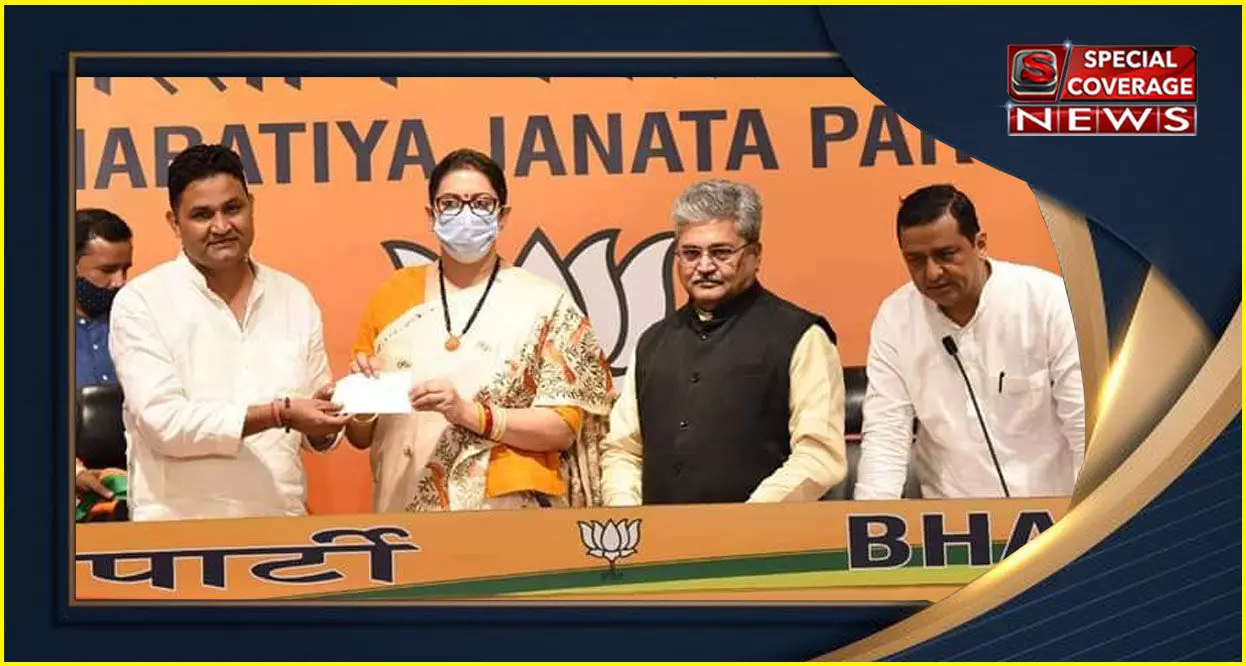 उत्तराखंड: भाजपा में शामिल हुए निर्दलीय विधायक राम सिंह कैड़ा, स्मृति ईरानी और दुष्यंत गौतम ने दिलाई सदस्यता उत्तराखंड: भाजपा में शामिल हुए निर्दलीय विधायक राम सिंह कैड़ा, स्मृति ईरानी और दुष्यंत गौतम ने दिलाई सदस्यता