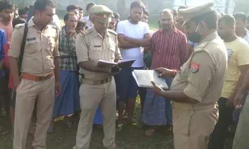 рдИрдЯ рдкрддреНрдерд░ рд╕реЗ рдХреБрдЪ рдХрд░ рдпреБрд╡рдХ рдХреА рд╣рддреНрдпрд╛, рд╕рд░рдХрд╛рд░реА рд╕реНрдХреВрд▓ рдХреЗ рдкреАрдЫреЗ рдЦреЗрдд рдореЗрдВ рдкрдбрд╝реА рдорд┐рд▓реА рдпреБрд╡рдХ рдХреА рд░рдХреНрддрд░рдВрдЬрд┐рдд рд▓рд╛рд╢ рдИрдЯ рдкрддреНрдерд░ рд╕реЗ рдХреБрдЪ рдХрд░ рдпреБрд╡рдХ рдХреА рд╣рддреНрдпрд╛, рд╕рд░рдХрд╛рд░реА рд╕реНрдХреВрд▓ рдХреЗ рдкреАрдЫреЗ рдЦреЗрдд рдореЗрдВ рдкрдбрд╝реА рдорд┐рд▓реА рдпреБрд╡рдХ рдХреА рд░рдХреНрддрд░рдВрдЬрд┐рдд рд▓рд╛рд╢