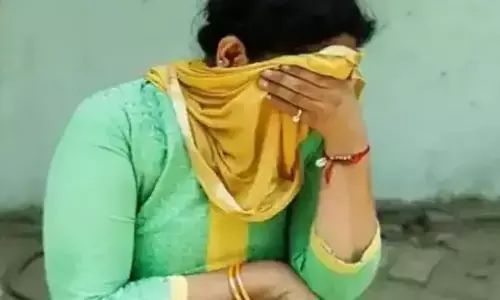 पीड़ित महिला ने 32 साल बाद दर्ज कराई एफआईआर, केस दर्ज होने के बाद से दोनो भाई फरार पीड़ित महिला ने 32 साल बाद दर्ज कराई एफआईआर, केस दर्ज होने के बाद से दोनो भाई फरार
