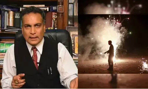 वकील डॉ. ए पी सिंह ने दिवाली के पटाखों को लेकर दिया ये सबूत, दिवाली के किसी भी तरह के पटाखों से नहीं फैलता प्रदूषण वकील डॉ. ए पी सिंह ने दिवाली के पटाखों को लेकर दिया ये सबूत, दिवाली के किसी भी तरह के पटाखों से नहीं फैलता प्रदूषण