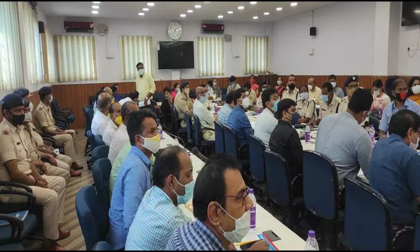निर्वाचन आयोग के प्रेक्षकों ने उपचुनाव पारदर्शी कराने के दिए निर्देश निर्वाचन आयोग के प्रेक्षकों ने उपचुनाव पारदर्शी कराने के दिए निर्देश