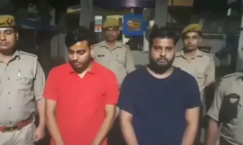 आईपीएल मैच पर ऑनलाइन सट्टा लगवा रहे दो सटोरिये गिरफ्तार आईपीएल मैच पर ऑनलाइन सट्टा लगवा रहे दो सटोरिये गिरफ्तार