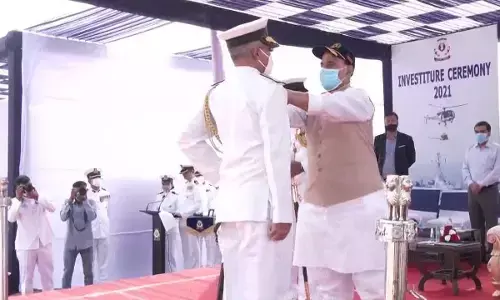 रक्षा मंत्री, राजनाथ सिंह ने भारतीय तटरक्षक बल के जवानों को वीरता और उत्कृष्ट सेवा पदक प्रदान किए रक्षा मंत्री, राजनाथ सिंह ने भारतीय तटरक्षक बल के जवानों को वीरता और उत्कृष्ट सेवा पदक प्रदान किए