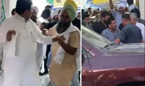ऐलनाबाद में बीजेपी का विरोध: गुरुद्वारे में माथा टेकने पहुंचे प्रत्याशी गोबिंद कांडा को किसानों ने धक्का देकर बाहर निकाला ऐलनाबाद में बीजेपी का विरोध: गुरुद्वारे में माथा टेकने पहुंचे प्रत्याशी गोबिंद कांडा को किसानों ने धक्का देकर बाहर निकाला