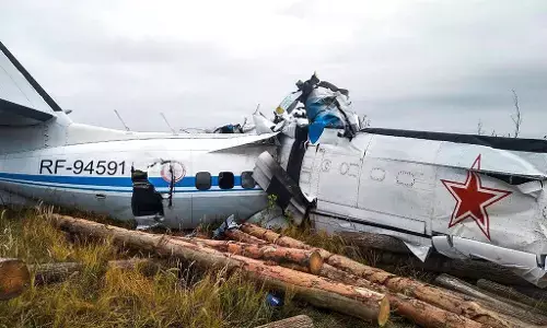 रूस में प्लेन क्रैश में 16 की मौत, 7 को बचाया गया, दोनों पायलट भी मारे गए रूस में प्लेन क्रैश में 16 की मौत, 7 को बचाया गया, दोनों पायलट भी मारे गए