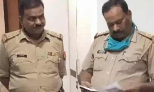 मनीष गुप्ता हत्याकांड में फरार एक-एक लाख के इनामी इंस्पेक्टर जेएन सिंह और SI अक्षय मिश्रा गिरफ्तार मनीष गुप्ता हत्याकांड में फरार एक-एक लाख के इनामी इंस्पेक्टर जेएन सिंह और SI अक्षय मिश्रा गिरफ्तार