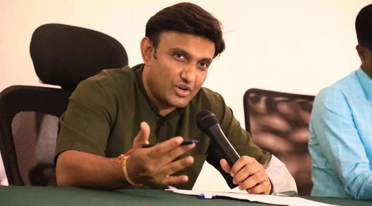 कर्नाटक के मंत्री ने महिलाओं के बच्चे पैदा करने पर दिया अजीबो-गरीब बयान, मच गया बवाल! कर्नाटक के मंत्री ने महिलाओं के बच्चे पैदा करने पर दिया अजीबो-गरीब बयान, मच गया बवाल!