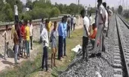 दो सगी बहिनों ने की मालगाड़ी के आगे कूदकर आत्महत्या, देखकर दहल गया दिल