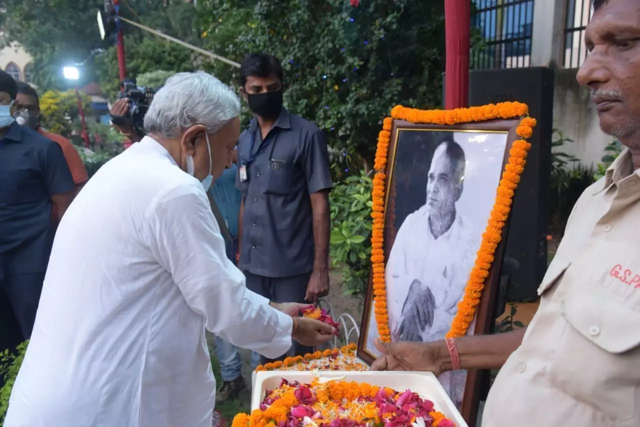 जब तक जीवन है जेपी के प्रति रहेगी प्रतिवद्धता: नीतीश कुमार जब तक जीवन है जेपी के प्रति रहेगी प्रतिवद्धता: नीतीश कुमार