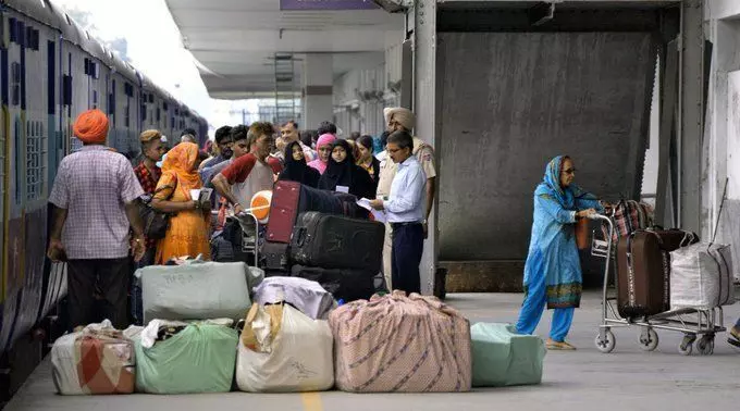 इस रूट पर 15 अक्टूबर से दौड़ेंगी त्यौहारी स्पेशल गाड़ियां, रेलवे ने यहां भी बढ़ा दिए ट्रेन के फेरे इस रूट पर 15 अक्टूबर से दौड़ेंगी त्यौहारी स्पेशल गाड़ियां, रेलवे ने यहां भी बढ़ा दिए ट्रेन के फेरे
