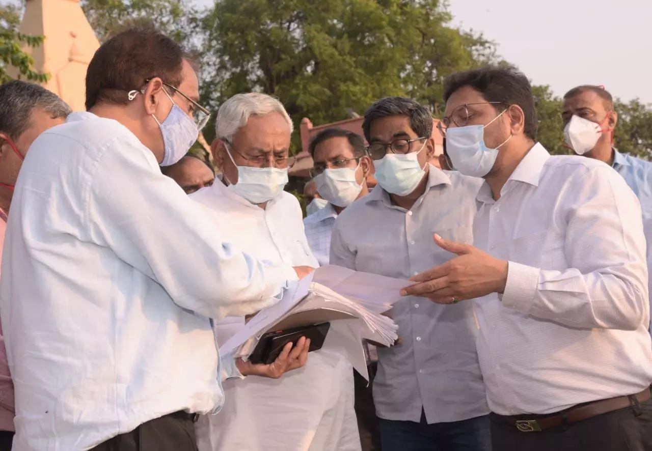 मुख्यमंत्री ने नालंदा,नवादा एवं गया जिले में विभिन्न स्थलों पर गंगा उद्वह योजना के अंतर्गत चल रहे कार्यों की प्रगति का लिया जायजा