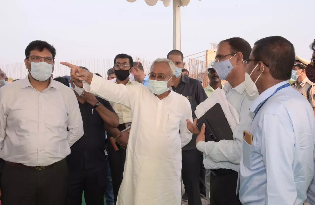 CM ने नालंदा, नवादा एवं गया जिले में विभिन्न स्थलों पर गंगा उद्वह योजना के अंतर्गत चल रहे कार्यों का लिया जायजा CM ने नालंदा, नवादा एवं गया जिले में विभिन्न स्थलों पर गंगा उद्वह योजना के अंतर्गत चल रहे कार्यों का लिया जायजा