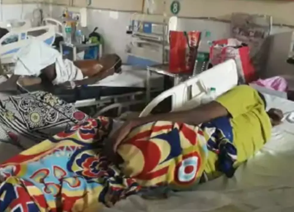20 फीट नीचे नहर में गिरा सवारियों से भरा लोडर 20 फीट नीचे नहर में गिरा सवारियों से भरा लोडर