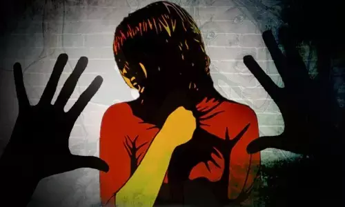 बरेली: दरिंदा पर नहीं पड़ा माँ की चीखों का असर, खाने के बहाने दरवाजा खुलवाकर माँ से किया रेप बरेली: दरिंदा पर नहीं पड़ा माँ की चीखों का असर, खाने के बहाने दरवाजा खुलवाकर माँ से किया रेप