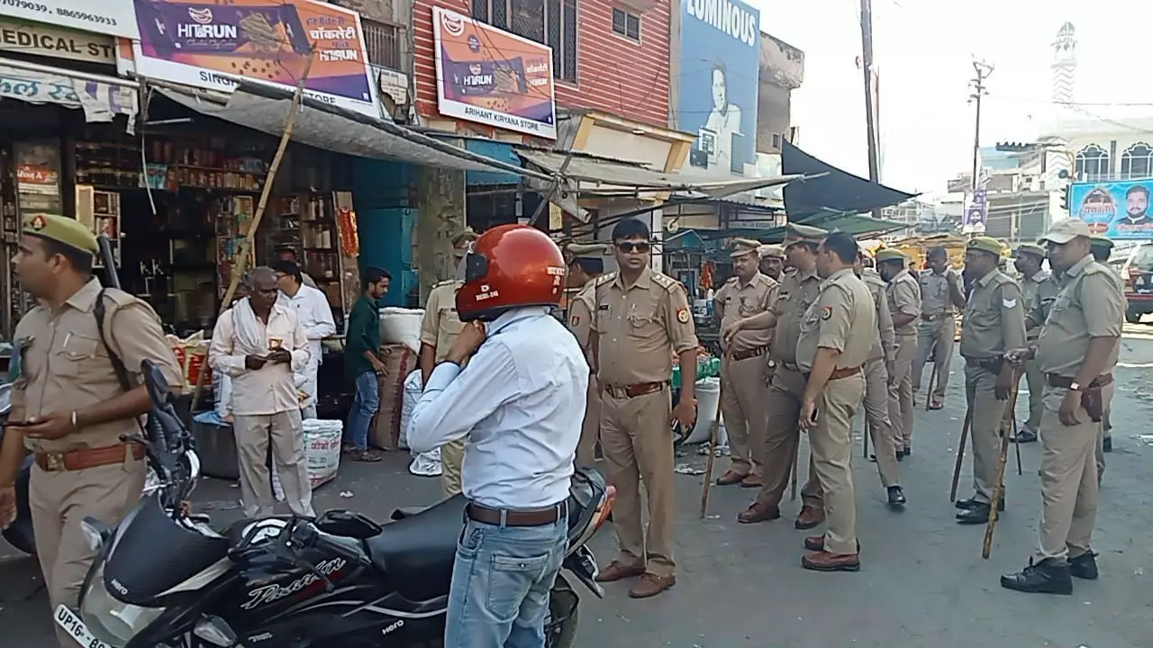 मुजफ्फरनगर : खतौली कोतवाल धर्मेंद्र ने कस्बे में किया पैदल मार्च, चलाया सघन चेकिंग अभियान