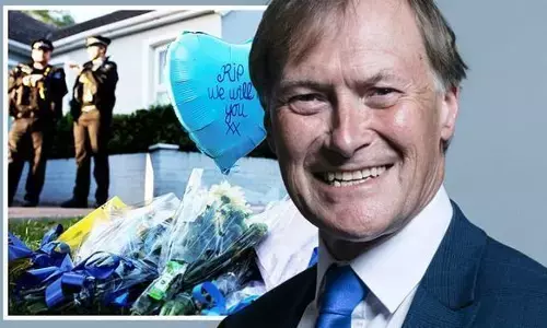 ब्रिटेन: बोरिस जॉनसन की पार्टी के सांसद की चाकू से गोदकर हत्या