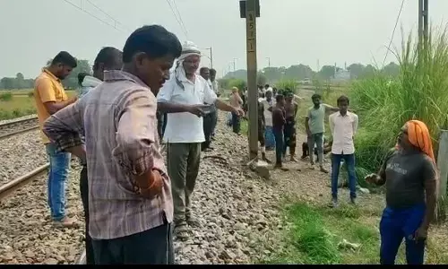 ट्रेन की चपेट में आने से हुई व्यक्ति की मौत ट्रेन की चपेट में आने से हुई व्यक्ति की मौत