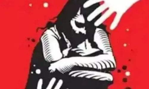 तीन वर्षीय मासूम की दुष्कर्म के बाद हत्या, हत्यारे को फांसी की मांग, भारी हंगामे के बाद हुआ अंतिम संस्कार तीन वर्षीय मासूम की दुष्कर्म के बाद हत्या, हत्यारे को फांसी की मांग, भारी हंगामे के बाद हुआ अंतिम संस्कार