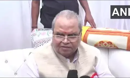 आंदोलनकारी किसानों के पक्ष में राज्यपाल सत्यपाल मलिक का आया बड़ा बयान, सरकार को बताया कैसे सुलझेगा विवाद आंदोलनकारी किसानों के पक्ष में राज्यपाल सत्यपाल मलिक का आया बड़ा बयान, सरकार को बताया कैसे सुलझेगा विवाद