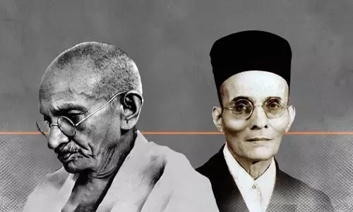 गाँधी के सहारे सावरकर का उद्धार क्यों? गाँधी के सहारे सावरकर का उद्धार क्यों?