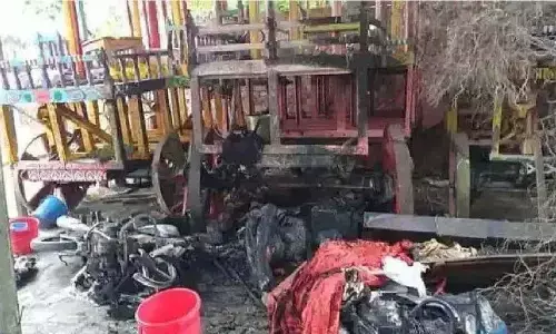 बांग्लादेश में हमलों को लेकर प्रमुख हस्तियों ने प्रधानमंत्री शेख हसीना को लिखा पत्र बांग्लादेश में हमलों को लेकर प्रमुख हस्तियों ने प्रधानमंत्री शेख हसीना को लिखा पत्र