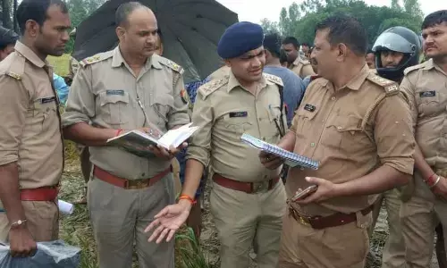 एक सप्ताह से लापता प्रेमी युगल के खेत में मिले शव, मचा हडकम्प एक सप्ताह से लापता प्रेमी युगल के खेत में मिले शव, मचा हडकम्प