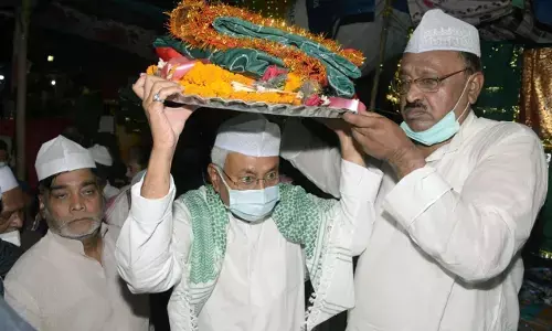 рдЙрд░реНрд╕ рдХреЗ рдореБрдмрд╛рд░рдХ рдореМрдХреЗ рдкрд░ CM рдиреАрддреАрд╢ рдиреЗ рдХреА реЩрд╛рдиреШрд╛рд╣ рдореБрдЬрд┐рдмрд┐рдпрд╛ рдореЗрдВ рдЪрд╛рджрд░рдкреЛрд╢реА, рдЕрдорди, рдЪреИрди рдФрд░ рддрд░рдХреНрдХреА рдХреА рдорд╛рдВрдЧреА рджреБрдЖ рдЙрд░реНрд╕ рдХреЗ рдореБрдмрд╛рд░рдХ рдореМрдХреЗ рдкрд░ CM рдиреАрддреАрд╢ рдиреЗ рдХреА реЩрд╛рдиреШрд╛рд╣ рдореБрдЬрд┐рдмрд┐рдпрд╛ рдореЗрдВ рдЪрд╛рджрд░рдкреЛрд╢реА, рдЕрдорди, рдЪреИрди рдФрд░ рддрд░рдХреНрдХреА рдХреА рдорд╛рдВрдЧреА рджреБрдЖ