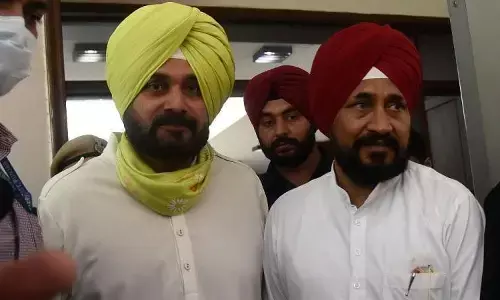 CM рдЪрдиреНрдиреА рдФрд░ рд╕рд┐рджреНрдзреВ рдХреЗ рдмреАрдЪ рдиреЛрдХрдЭреЛрдВрдХ! рдЪрдиреНрдиреА рдиреЗ рдХрд╣ рджреА рдореБрдЦреНрдпрдордВрддреНрд░реА рдкрдж рдЫреЛрдбрд╝рдиреЗ рдХреА рдмрд╛рдд, рдХрд╣рд╛- рд╕рд┐рджреНрдзреВ рдЦреБрдж CM рдмрди рдЬрд╛рдПрдВ рдФрд░... CM рдЪрдиреНрдиреА рдФрд░ рд╕рд┐рджреНрдзреВ рдХреЗ рдмреАрдЪ рдиреЛрдХрдЭреЛрдВрдХ! рдЪрдиреНрдиреА рдиреЗ рдХрд╣ рджреА рдореБрдЦреНрдпрдордВрддреНрд░реА рдкрдж рдЫреЛрдбрд╝рдиреЗ рдХреА рдмрд╛рдд, рдХрд╣рд╛- рд╕рд┐рджреНрдзреВ рдЦреБрдж CM рдмрди рдЬрд╛рдПрдВ рдФрд░...