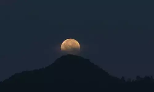 बिछड़े प्रेमियों के नाम चाँद का पैगाम... बिछड़े प्रेमियों के नाम चाँद का पैगाम...