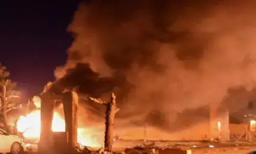 पाकिस्तान भीषण बम ब्लास्ट से दहला, कबायली इलाके में 4 की मौत पाकिस्तान भीषण बम ब्लास्ट से दहला, कबायली इलाके में 4 की मौत