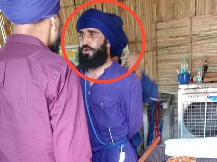 मुर्गा न मिला तो निहंग ने पीट दिया मजदूर को मुर्गा न मिला तो निहंग ने पीट दिया मजदूर को