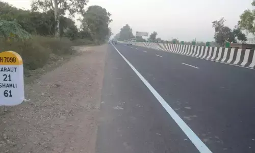 Baghpat : सामान खरीदने को लेकर 2 पक्षों में खूनी संघर्ष, बेखौफ गुंडों ने 4 दुकानों में की जमकर तोड़फोड़ Baghpat : सामान खरीदने को लेकर 2 पक्षों में खूनी संघर्ष, बेखौफ गुंडों ने 4 दुकानों में की जमकर तोड़फोड़