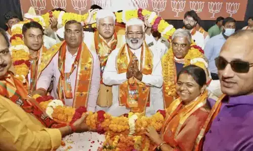 सपा,बसपा और कांग्रेस से चुनाव लड़ चुके कई पूर्व विधायक और नेता बीजेपी शामिल, देखें पूरी लिस्ट