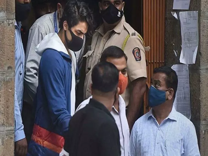 Aryan Khan Drug Case: गवाह का बड़ा दावा- NCB अधिकारी समीर वानखेड़े को 8 करोड़ देने की बात की असलियत