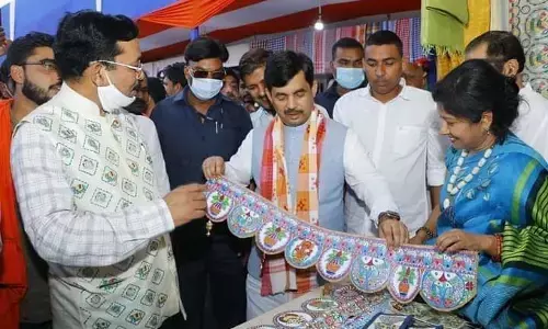 भागलपुर में सात दिवसीय मंजूषा महोत्सव शुरु, उद्योग मंत्री  शाहनवाज ने कला को बढ़ावा देने के लिए की कई घोषणाएं भागलपुर में सात दिवसीय मंजूषा महोत्सव शुरु, उद्योग मंत्री  शाहनवाज ने कला को बढ़ावा देने के लिए की कई घोषणाएं