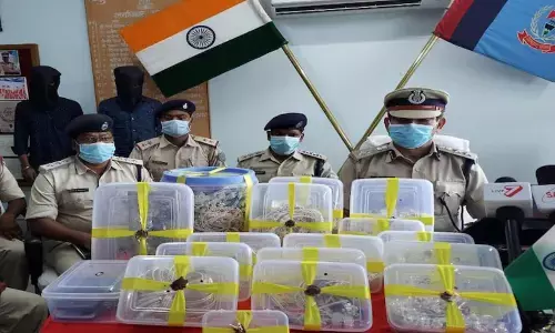 चौकी प्रभारी ने लाखों की चांदी चुराई! सस्पेंड होने पर काट ली हाथ की नस, अस्पताल में भर्ती चौकी प्रभारी ने लाखों की चांदी चुराई! सस्पेंड होने पर काट ली हाथ की नस, अस्पताल में भर्ती