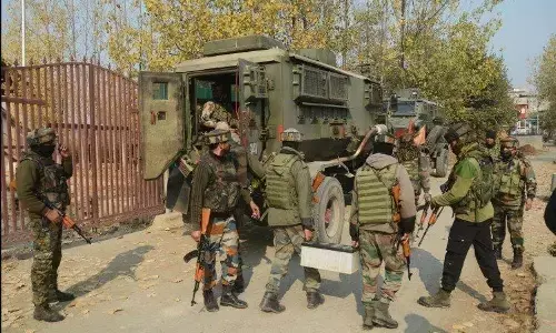 पुंछ मुठभेड़: दो सिपाही सहित सेना का एक जवान हुआ घायल, 1 आतंकी की भी मौत - पुलिस पुंछ मुठभेड़: दो सिपाही सहित सेना का एक जवान हुआ घायल, 1 आतंकी की भी मौत - पुलिस