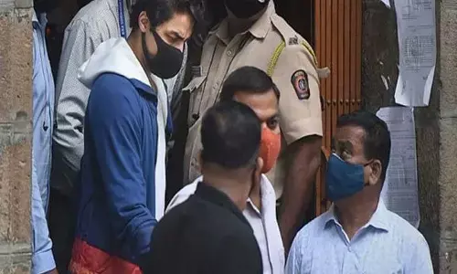 Aryan Khan Drug Case: गवाह का बड़ा दावा- NCB अधिकारी समीर वानखेड़े को 8 करोड़ देने की बात की असलियत Aryan Khan Drug Case: गवाह का बड़ा दावा- NCB अधिकारी समीर वानखेड़े को 8 करोड़ देने की बात की असलियत