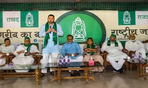 राजनीति में अक्सर दो दुना चार नहीं होता है ,वही कागज पर जो गणित दिखता है वही जमीन पर भी दिखाई दे ये कोई जरूरी नहीं है! राजनीति में अक्सर दो दुना चार नहीं होता है ,वही कागज पर जो गणित दिखता है वही जमीन पर भी दिखाई दे ये कोई जरूरी नहीं है!
