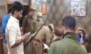 लखनऊ में दिल दहला देने वाली घटना आई सामने,  भाजपा नेता ने खुद को मारी गोली लखनऊ में दिल दहला देने वाली घटना आई सामने,  भाजपा नेता ने खुद को मारी गोली