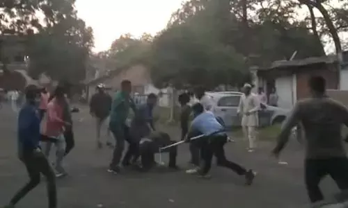 Big Breaking : आश्रम वेब सीरीज के सेट पर पिटे बॉबी देओल और प्रकाश झा, जनता ने दौड़ा दौड़ा कर पीटा, डायरेक्टर प्रकाश झा का किया मुंह काला Big Breaking : आश्रम वेब सीरीज के सेट पर पिटे बॉबी देओल और प्रकाश झा, जनता ने दौड़ा दौड़ा कर पीटा, डायरेक्टर प्रकाश झा का किया मुंह काला