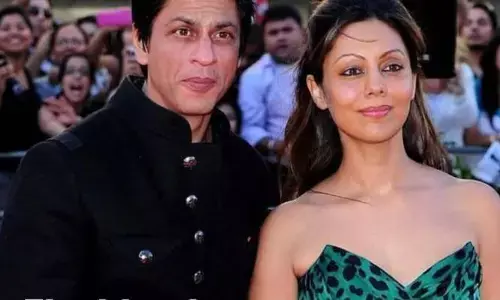 शाहरुख और गौरी ने आज नहीं मनाई शादी की 30वीं सालगिरह, बेटे आर्यन के घर आने का है इंतजार शाहरुख और गौरी ने आज नहीं मनाई शादी की 30वीं सालगिरह, बेटे आर्यन के घर आने का है इंतजार