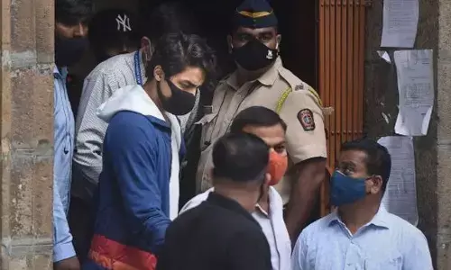 आर्यन खान को आज भी नहीं मिली जमानत, कोर्ट ने दी एक और तारीख, जानें क्या-क्या रखी गई दलीले? आर्यन खान को आज भी नहीं मिली जमानत, कोर्ट ने दी एक और तारीख, जानें क्या-क्या रखी गई दलीले?
