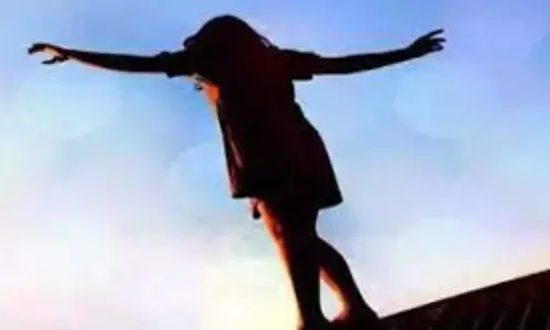 करवा चौथ के दिन महिला ने चौथी मंज‍िल से छलांग लगाकर की खुदकुशी, पति और देवर पर लगे ये आरोप! मामला दर्ज