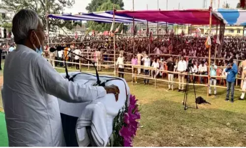 चुनावी सभा में लालू-राबड़ी के जंगलराज पर नीतीश ने साधा निशाना चुनावी सभा में लालू-राबड़ी के जंगलराज पर नीतीश ने साधा निशाना