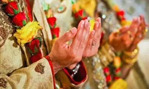निकाह के बाद दुल्हन को छोड़ दहेज का सामान लेकर भागा दूल्हा निकाह के बाद दुल्हन को छोड़ दहेज का सामान लेकर भागा दूल्हा