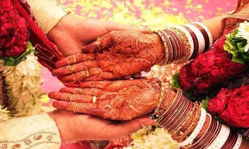 पहले प्रेमी की जमकर पिटाई, फिर पुलिस ने कराया निकाह, जानें- आखिरकार मामला क्या है पहले प्रेमी की जमकर पिटाई, फिर पुलिस ने कराया निकाह, जानें- आखिरकार मामला क्या है