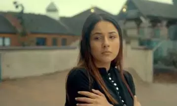 फैंस के नहीं रुके आंसू, शहनाज गिल ने तू यहीं है के जरिए सिद्धार्थ शुक्ला को दिया ट्रिब्यूट फैंस के नहीं रुके आंसू, शहनाज गिल ने तू यहीं है के जरिए सिद्धार्थ शुक्ला को दिया ट्रिब्यूट