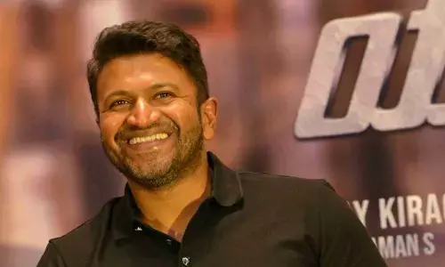 Shocking ! साउथ के सुपरस्टार पुनीत राजकुमार का हार्ट अटैक के बाद निधन, फिल्म इंडस्ट्री में दौड़ी शोक की लहर Shocking ! साउथ के सुपरस्टार पुनीत राजकुमार का हार्ट अटैक के बाद निधन, फिल्म इंडस्ट्री में दौड़ी शोक की लहर